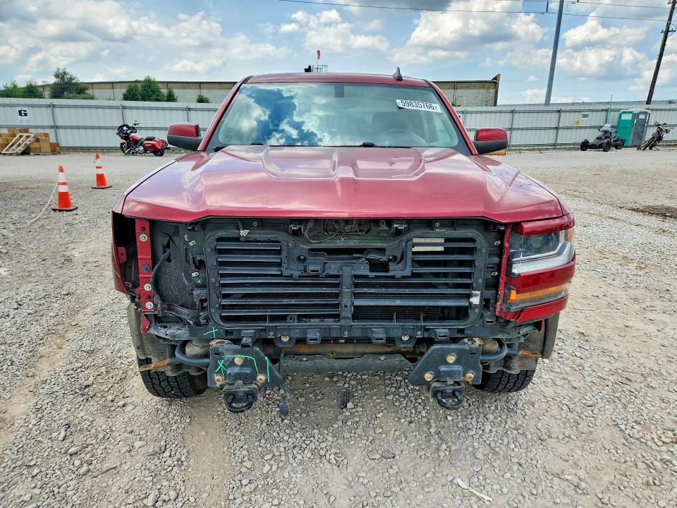 Продаж на аукціоні авто 2018 Chevrolet Silverado, vin: 3GCUKREC2JG236682, номер лоту: 59835766