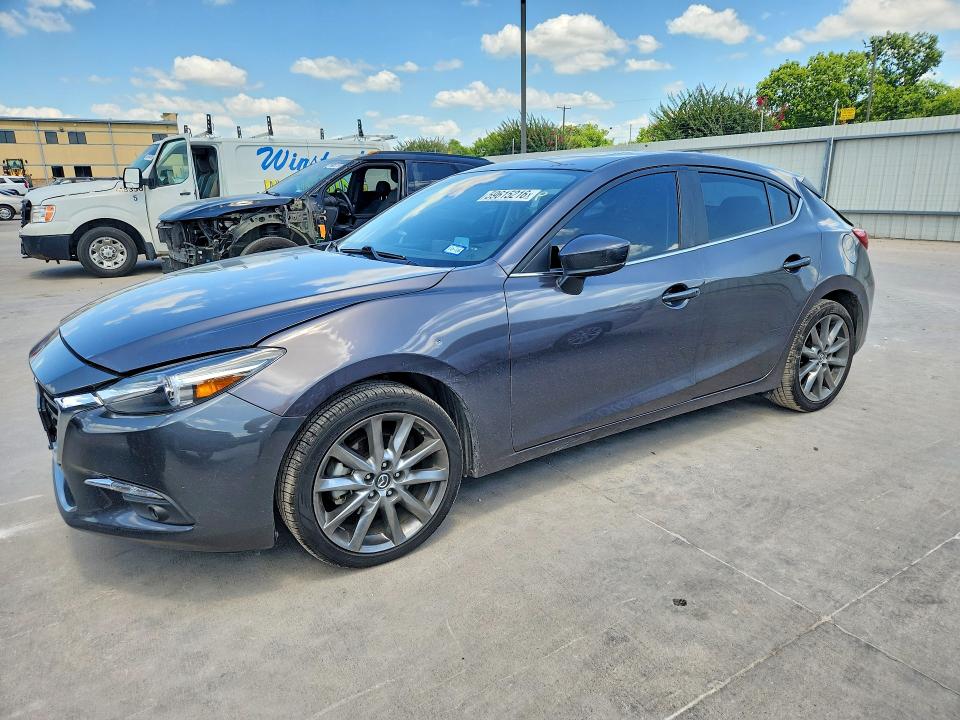 2018 Mazda 3 მანქანა იყიდება აუქციონზე, vin: 3MZBN1M37JM256362, აუქციონის ნომერი: 59615216