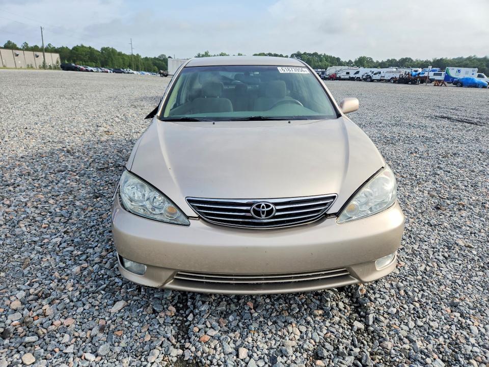 2005 Toyota Camry მანქანა იყიდება აუქციონზე, vin: 4T1BE32K25U517676, აუქციონის ნომერი: 61873956