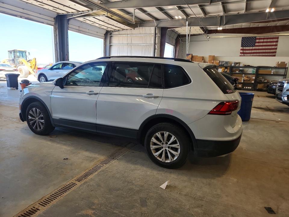 60658556 :رقم المزاد ، 3VV0B7AX9JM081126 vin ، 2018 Volkswagen Tiguan مزاد بيع