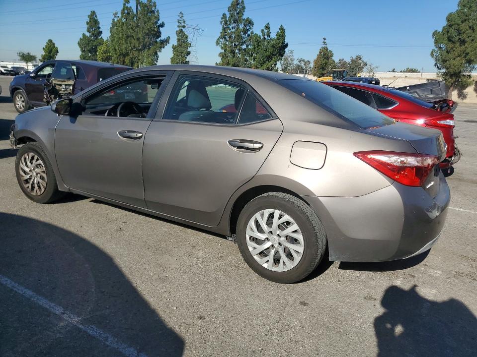Продаж на аукціоні авто 2018 Toyota Corolla, vin: 5YFBURHE6JP832029, номер лоту: 60235786