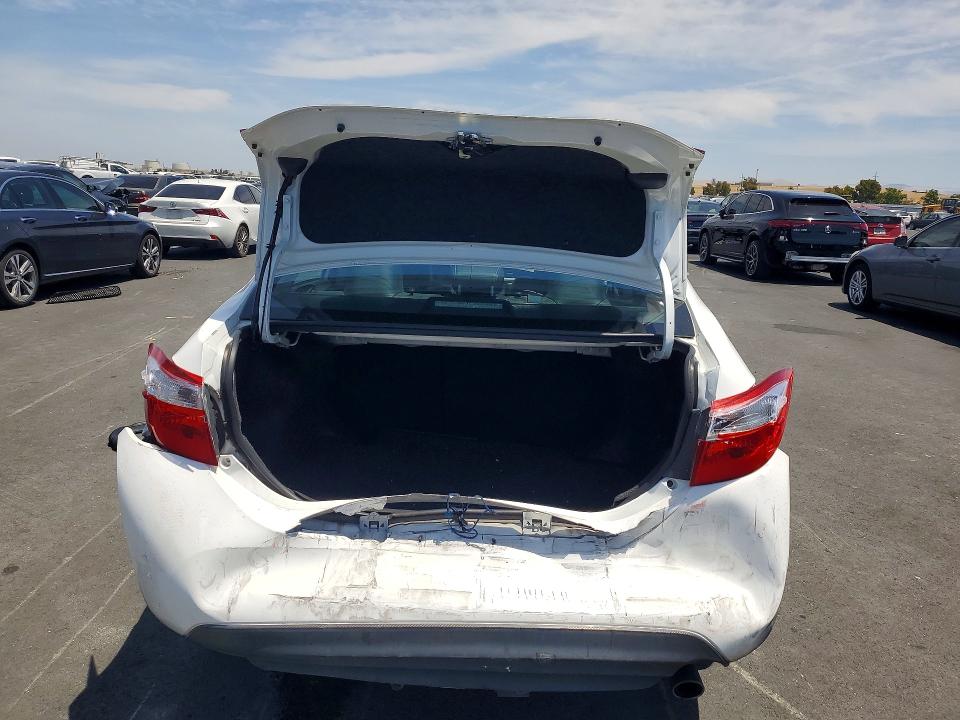 2015 Toyota Corolla მანქანა იყიდება აუქციონზე, vin: 5YFBURHE1FP318287, აუქციონის ნომერი: 59300256