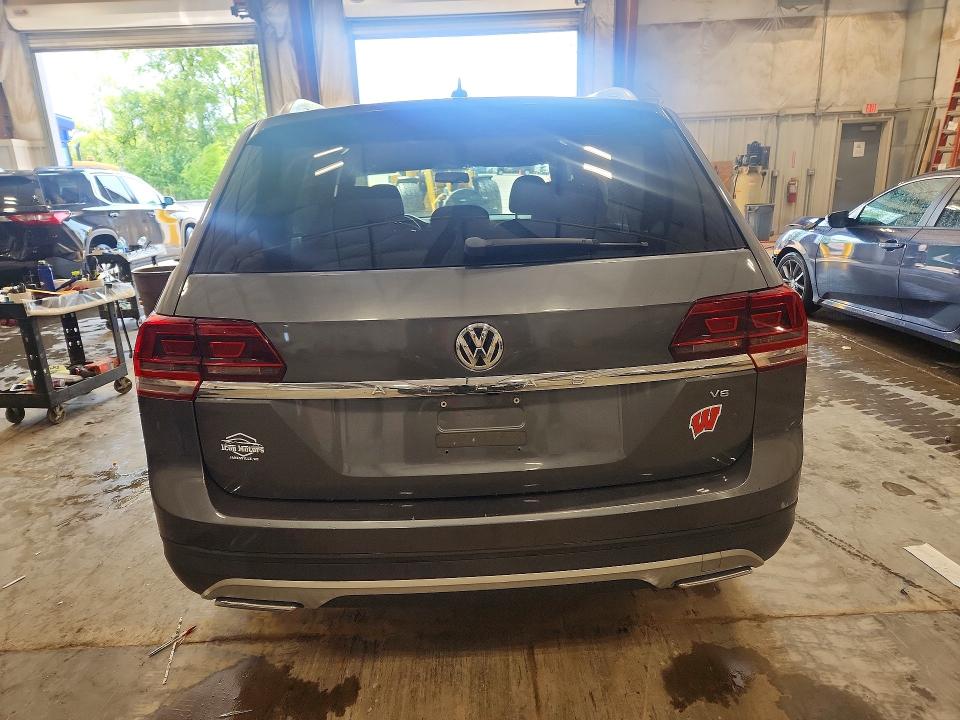 62660876 :رقم المزاد ، 1V2BR2CA6JC512634 vin ، 2018 Volkswagen Atlas مزاد بيع
