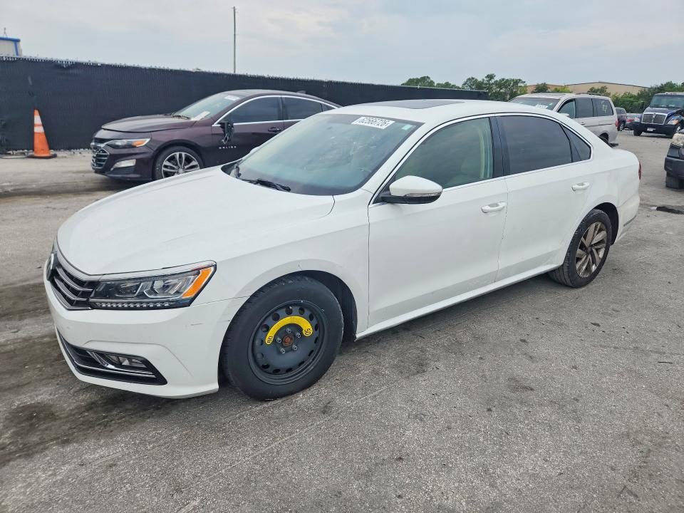 62566726 :رقم المزاد ، 1VWBA7A35JC003514 vin ، 2018 Volkswagen Passat مزاد بيع
