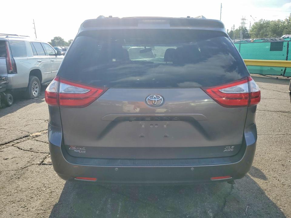 Aukcja sprzedaży 2015 Toyota Sienna, vin: 5TDDK3DC8FS106588, numer aukcji: 61175156