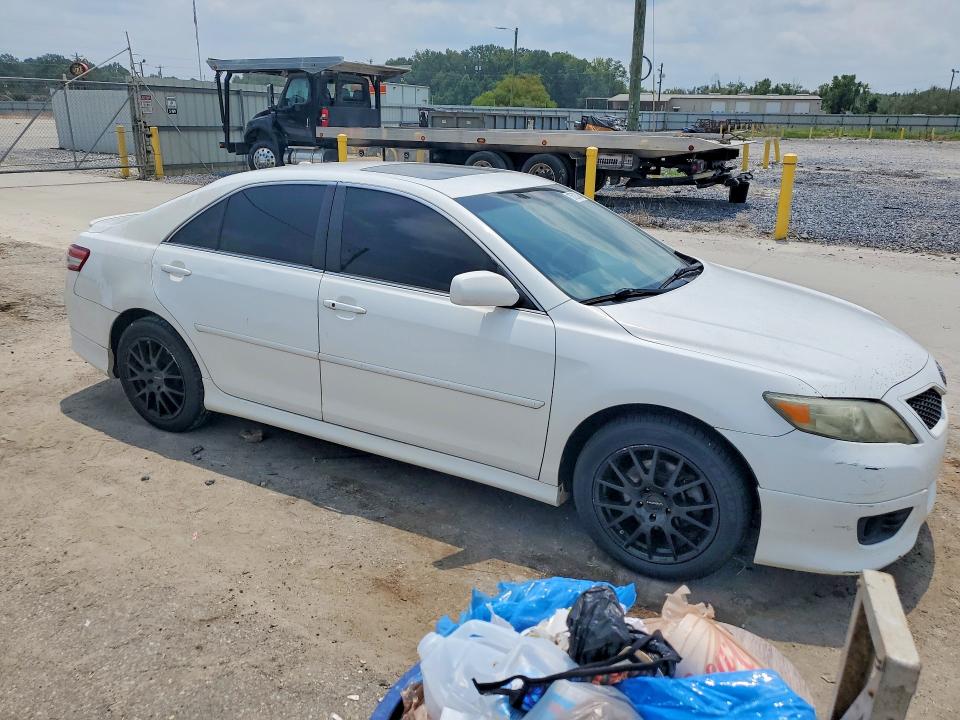 63523386 :رقم المزاد ، 4T1BF3EK2BU710706 vin ، 2011 Toyota Camry مزاد بيع
