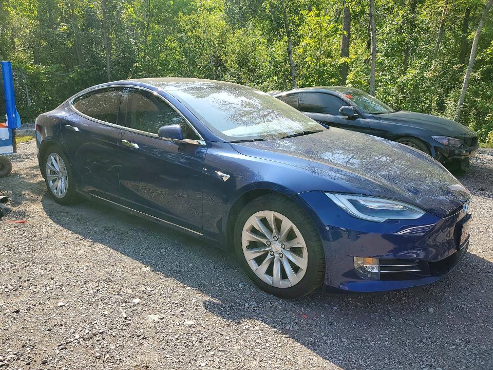 Продаж на аукціоні авто 2018 Tesla Model S, vin: 5YJSA1E23JF290694, номер лоту: 63321936