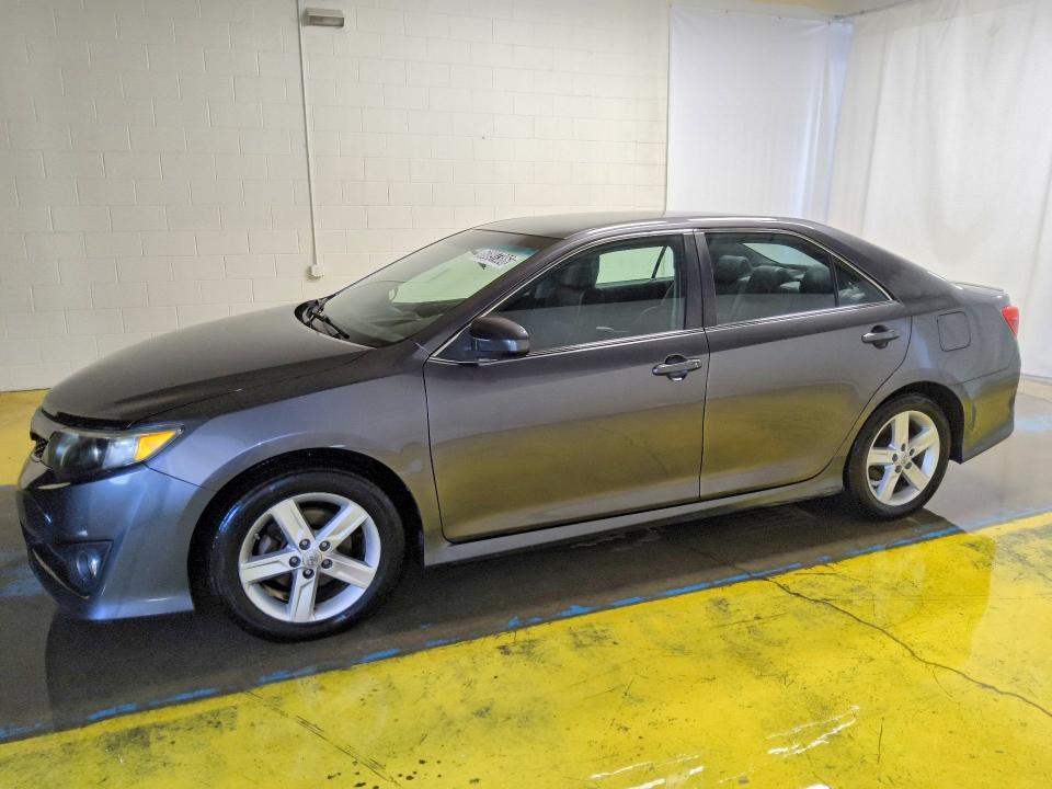 2014 Toyota Camry მანქანა იყიდება აუქციონზე, vin: 4T1BF1FK7EU462928, აუქციონის ნომერი: 60897386