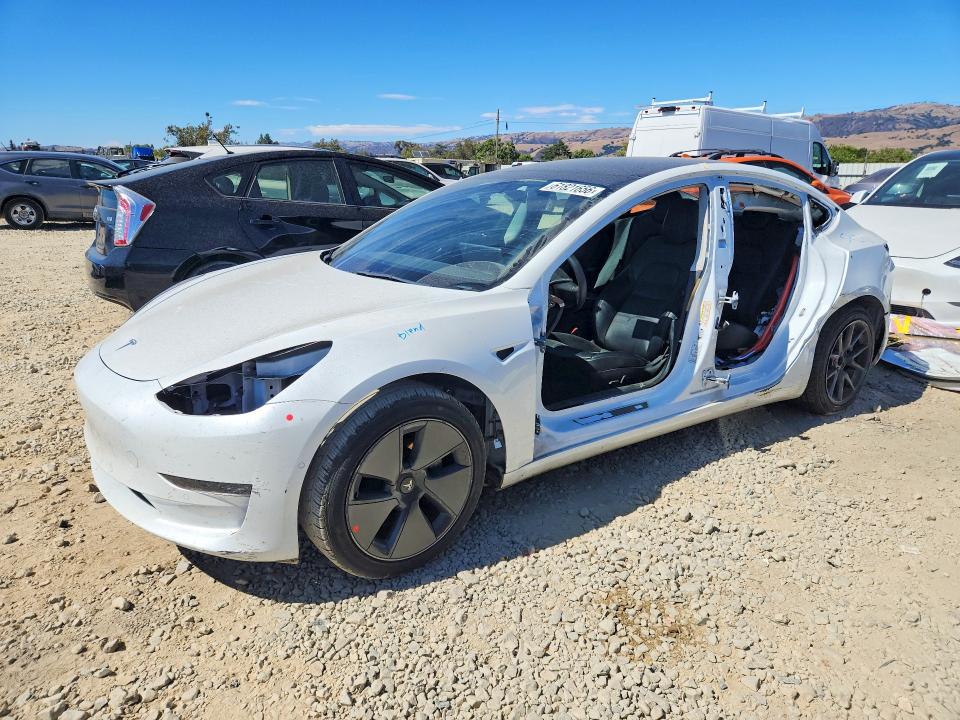 Продажа на аукционе авто 2022 Tesla Model 3, vin: 5YJ3E1EAXNF122864, номер лота: 61821656