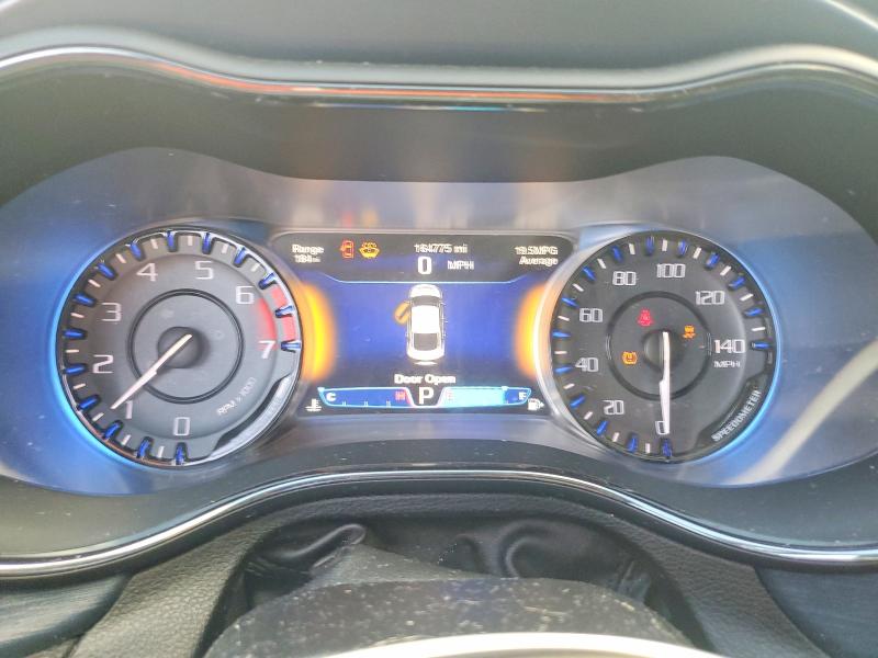 60999756 :رقم المزاد ، 1C3CCCBB5FN672611 vin ، 2015 Chrysler 200 مزاد بيع
