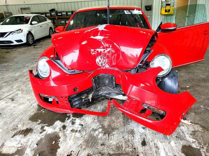 60009836 :رقم المزاد ، 3VW6L7AT2DM823192 vin ، 2013 Volkswagen Beetle مزاد بيع