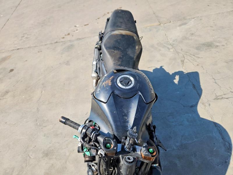 60984976 :رقم المزاد ، JKBZXNF18FA010798 vin ، 2015 Kawasaki Zx1400 مزاد بيع