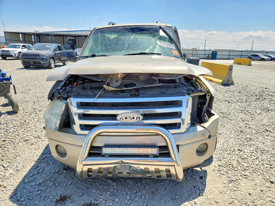 61010696 :رقم المزاد ، 1FMFU16528LA45230 vin ، 2008 Ford Expedition مزاد بيع