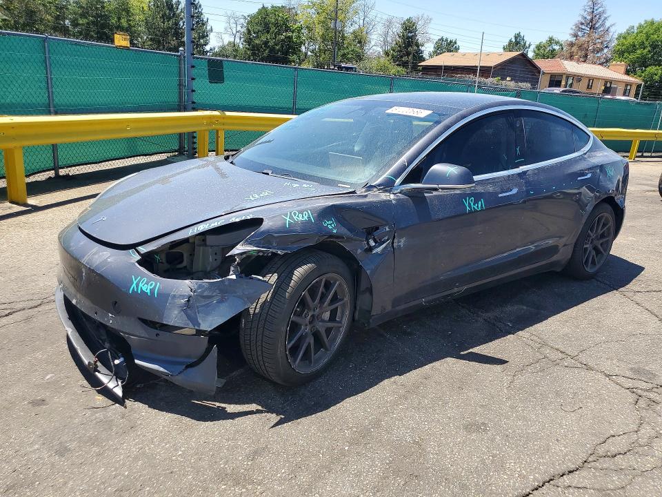 61200686 :رقم المزاد ، 5YJ3E1EB0JF066081 vin ، 2018 Tesla Model 3 مزاد بيع