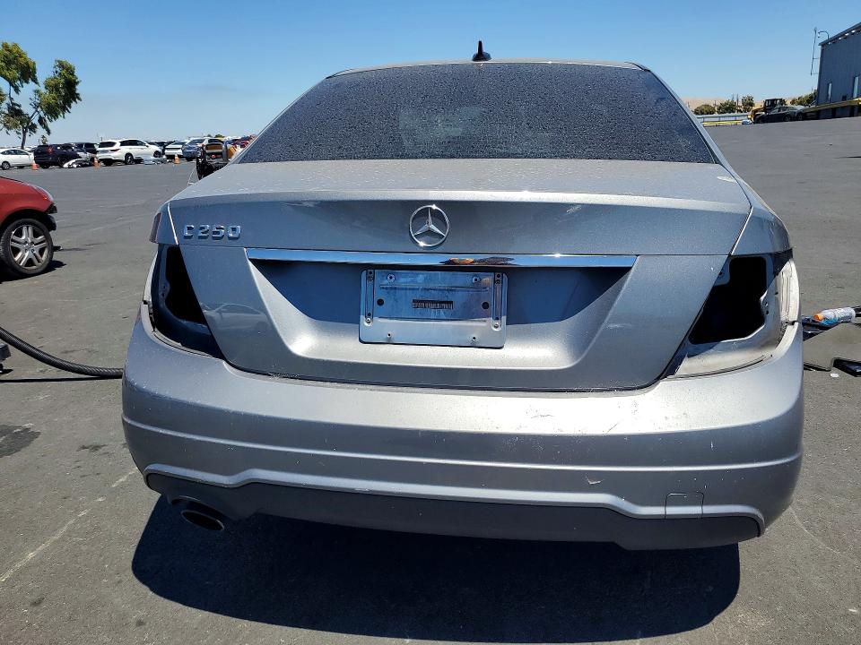 61033976 :رقم المزاد ، WDDGF4HB8CR233852 vin ، 2012 Mercedes-benz C مزاد بيع