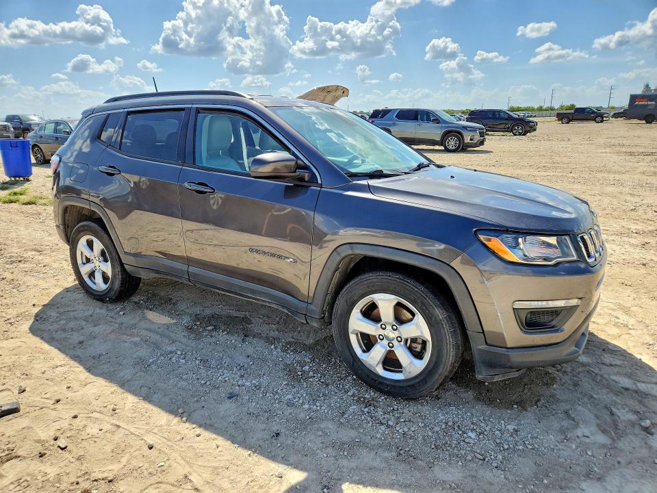59668216 :رقم المزاد ، 3C4NJDBBXJT315658 vin ، 2018 Jeep Compass مزاد بيع