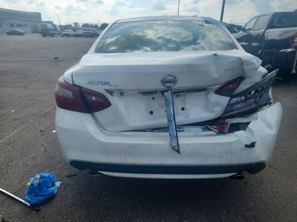 2018 Nissan Altima მანქანა იყიდება აუქციონზე, vin: 1N4AL3AP1JC211125, აუქციონის ნომერი: 60394566