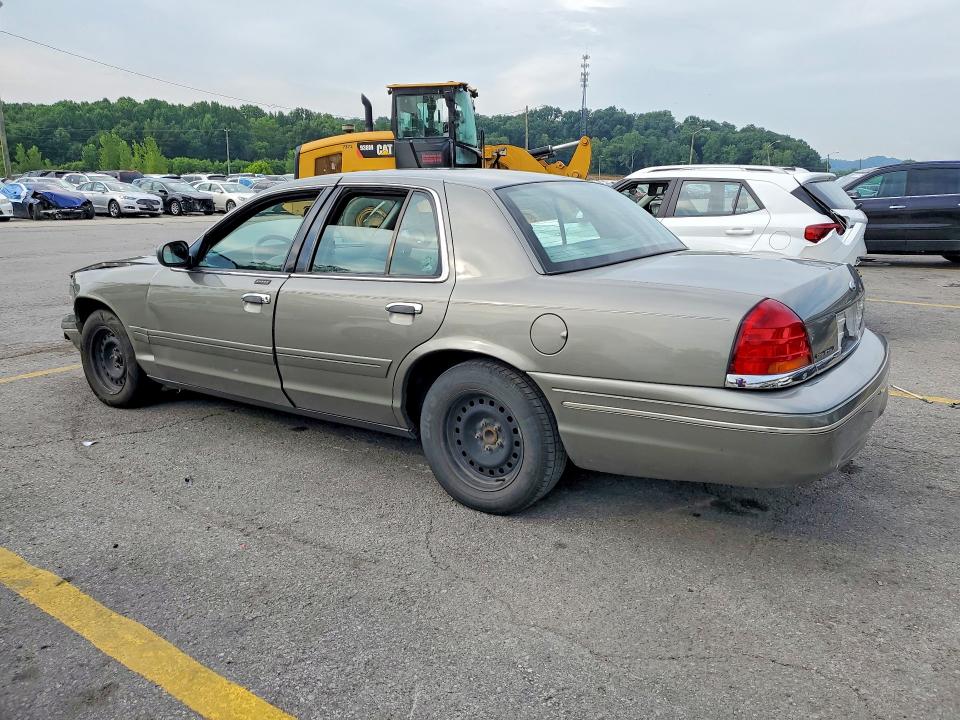 61556126 :رقم المزاد ، 2FAFP74W1YX139635 vin ، 2000 Ford Crown Victoria مزاد بيع