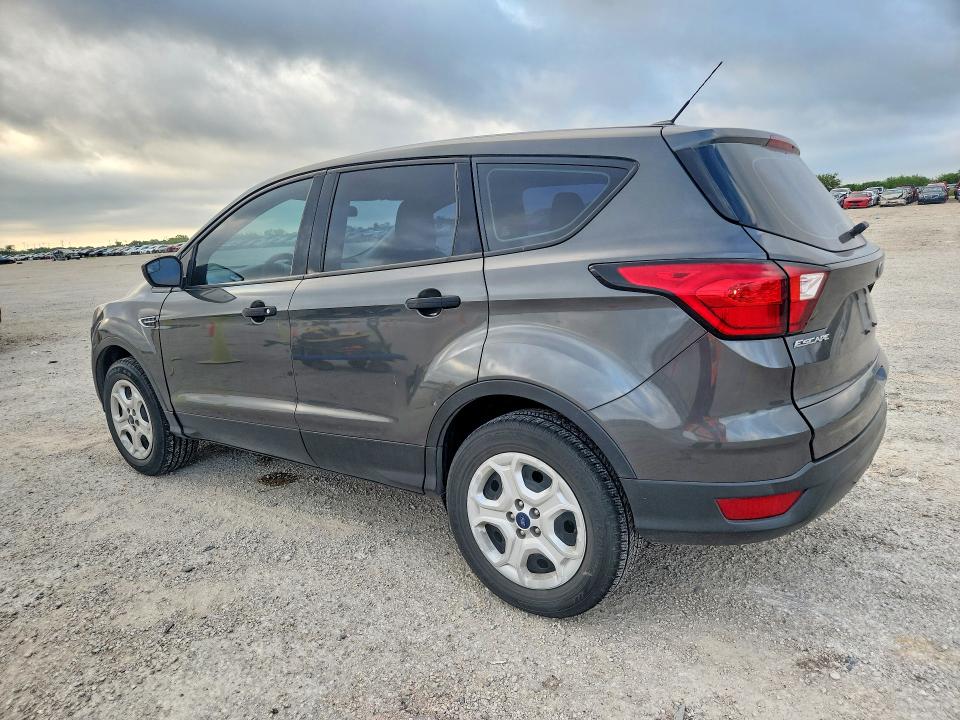 63130926 :رقم المزاد ، 1FMCU0F76KUA34196 vin ، 2019 Ford Escape مزاد بيع