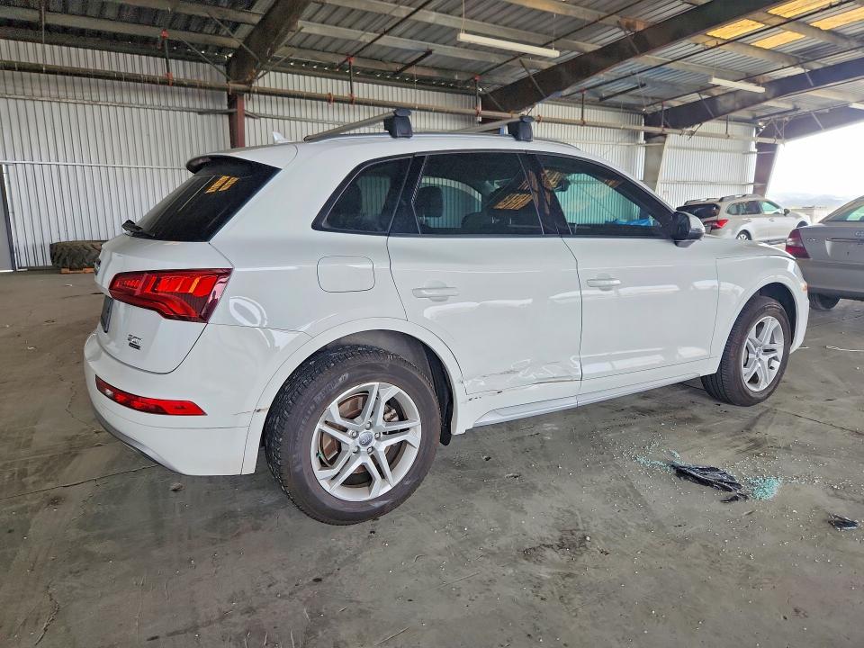 60402666 :رقم المزاد ، WA1ANAFY4J2182584 vin ، 2018 Audi Q5 مزاد بيع