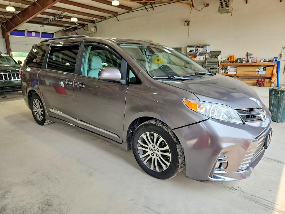 Продаж на аукціоні авто 2018 Toyota Sienna, vin: 5TDYZ3DC2JS944783, номер лоту: 61540636