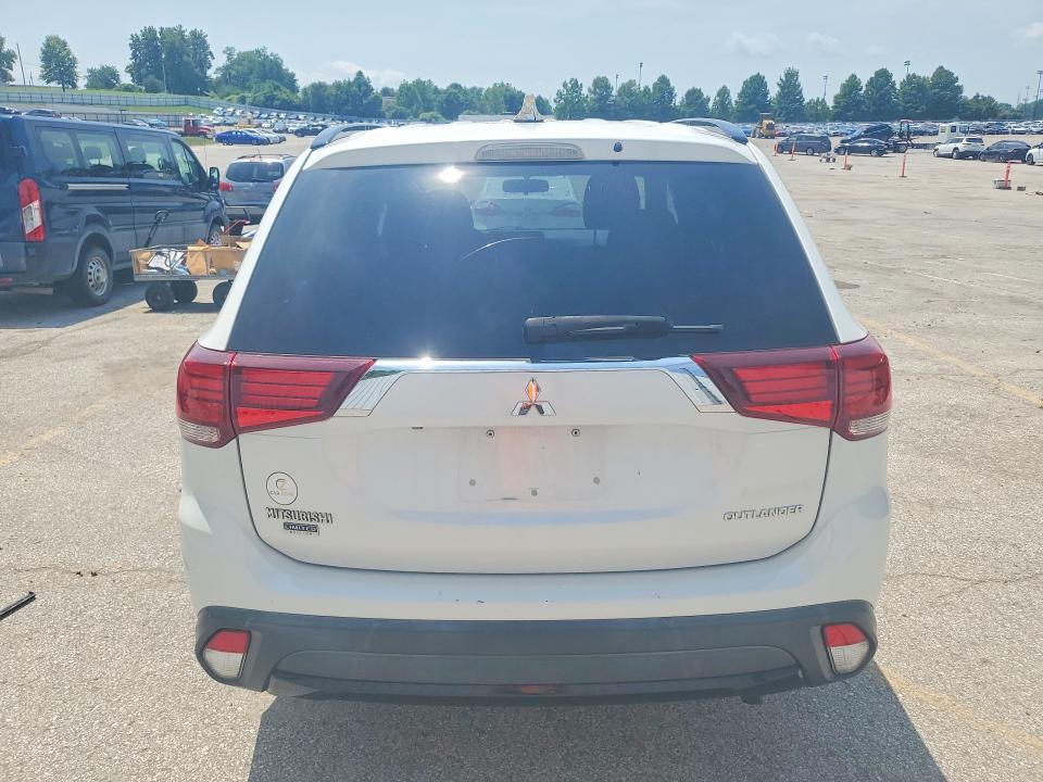 Продажа на аукционе авто 2018 Mitsubishi Outlander, vin: JA4AD3A30JZ025569, номер лота: 61835116