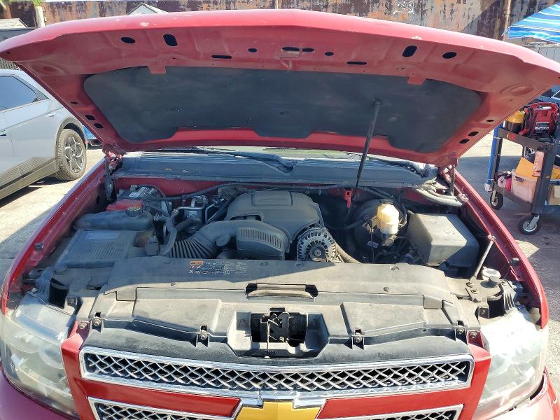 62761586 :رقم المزاد ، 1GNSKKE71ER113650 vin ، 2014 Chevrolet Suburban مزاد بيع