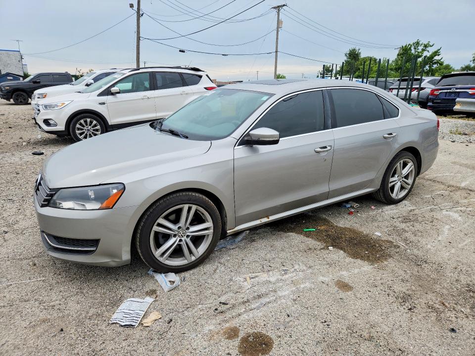 63569206 :رقم المزاد ، 1VWBS7A31EC053328 vin ، 2014 Volkswagen Passat مزاد بيع