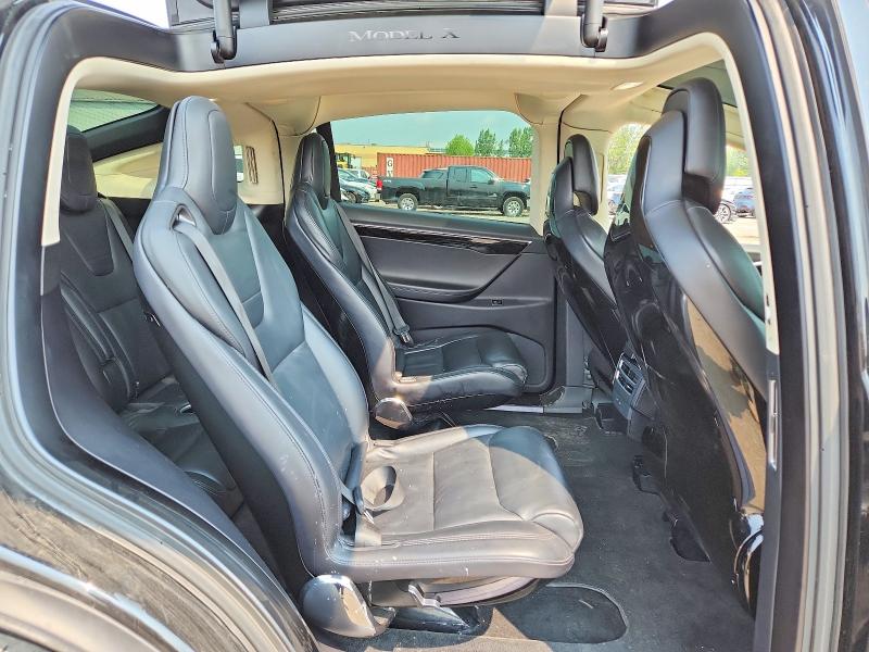 61735366 :رقم المزاد ، 5YJXCBE27GF022696 vin ، 2016 Tesla Model X مزاد بيع