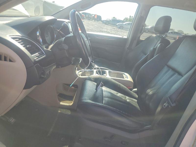 59260676 :رقم المزاد ، 2C4RC1CG4FR519905 vin ، 2015 Chrysler Town & Country مزاد بيع