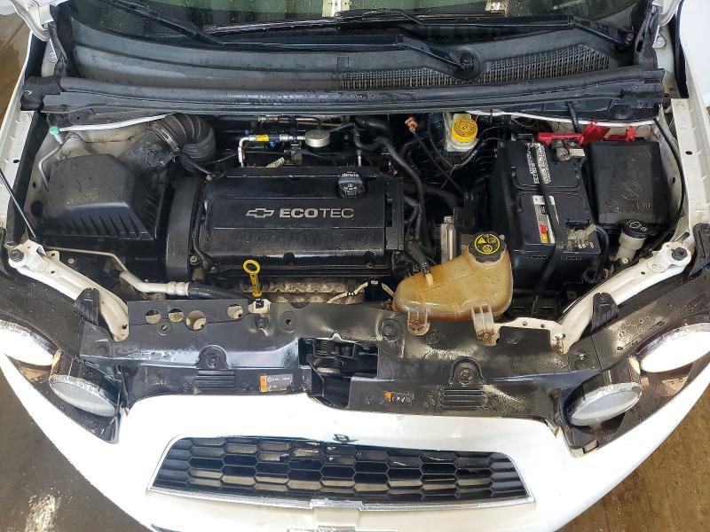 60963506 :رقم المزاد ، 1G1JC6SH4F4196116 vin ، 2015 Chevrolet Sonic مزاد بيع