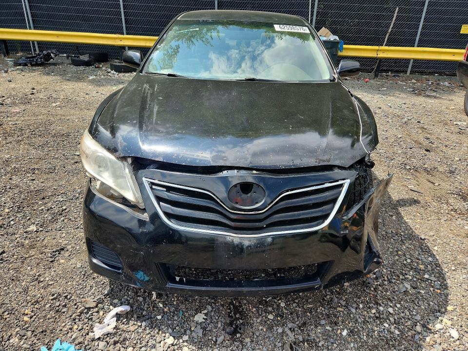 62598576 :رقم المزاد ، 4T4BF3EK7BR110544 vin ، 2011 Toyota Camry مزاد بيع