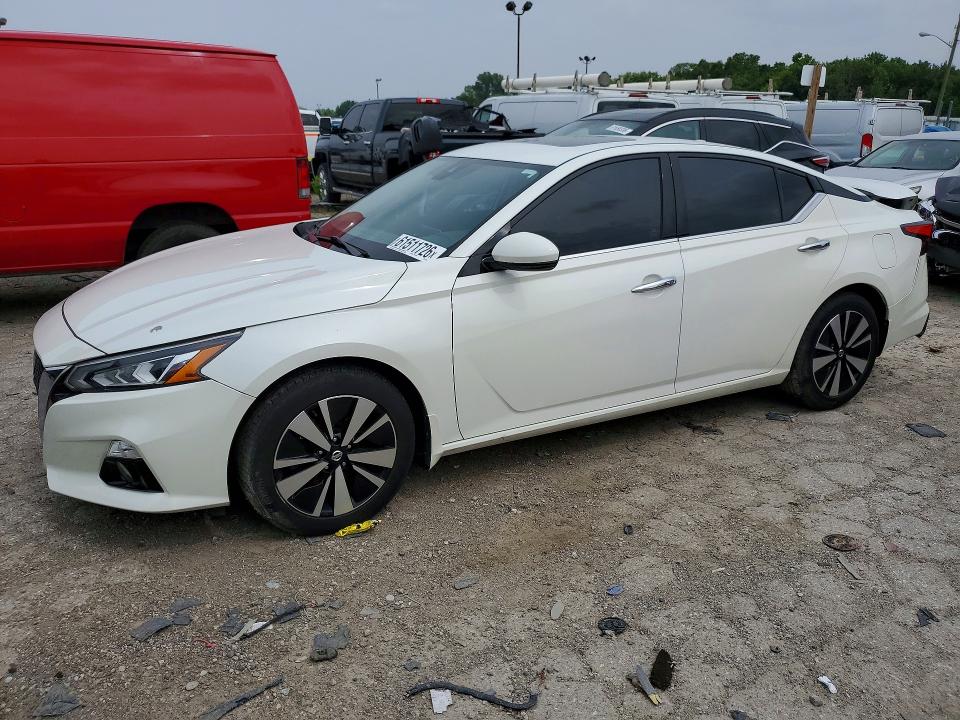 61511726 :رقم المزاد ، 1N4BL4DW4KN311867 vin ، 2019 Nissan Altima مزاد بيع
