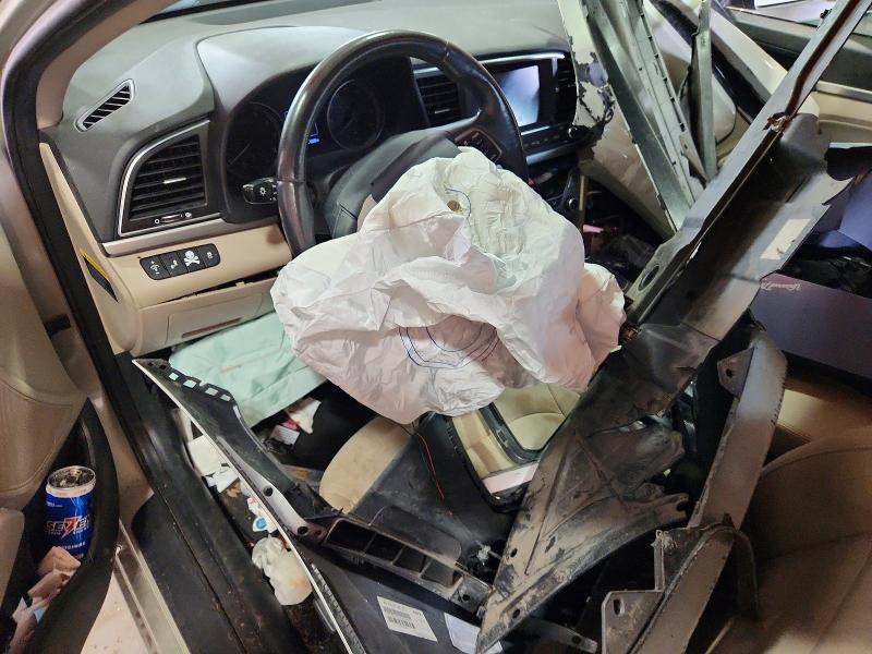 61520016 :رقم المزاد ، KMHD84LF6HU274854 vin ، 2017 Hyundai Elantra مزاد بيع