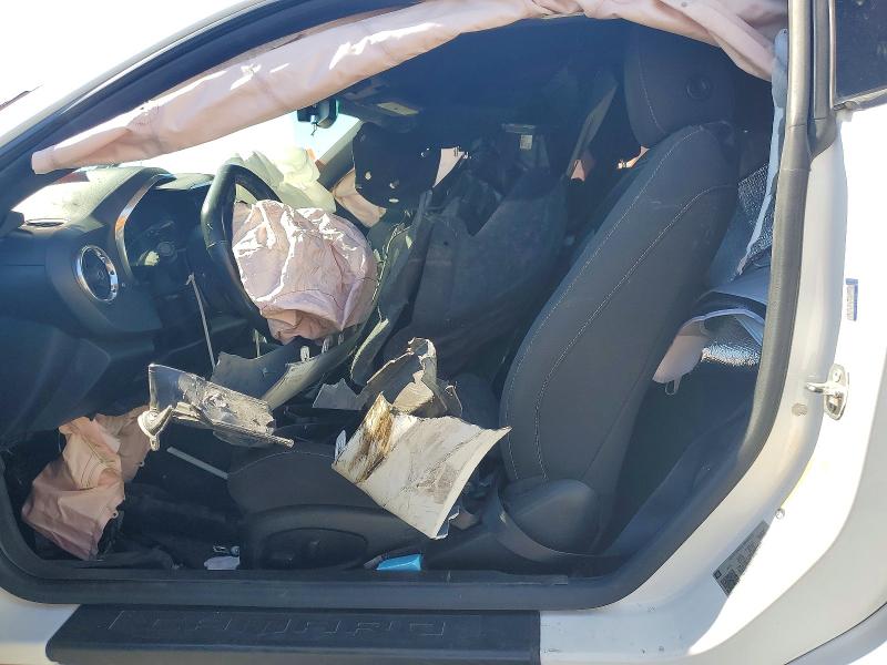 60329526 :رقم المزاد ، 1G1FB1RS4J0189809 vin ، 2018 Chevrolet Camaro مزاد بيع