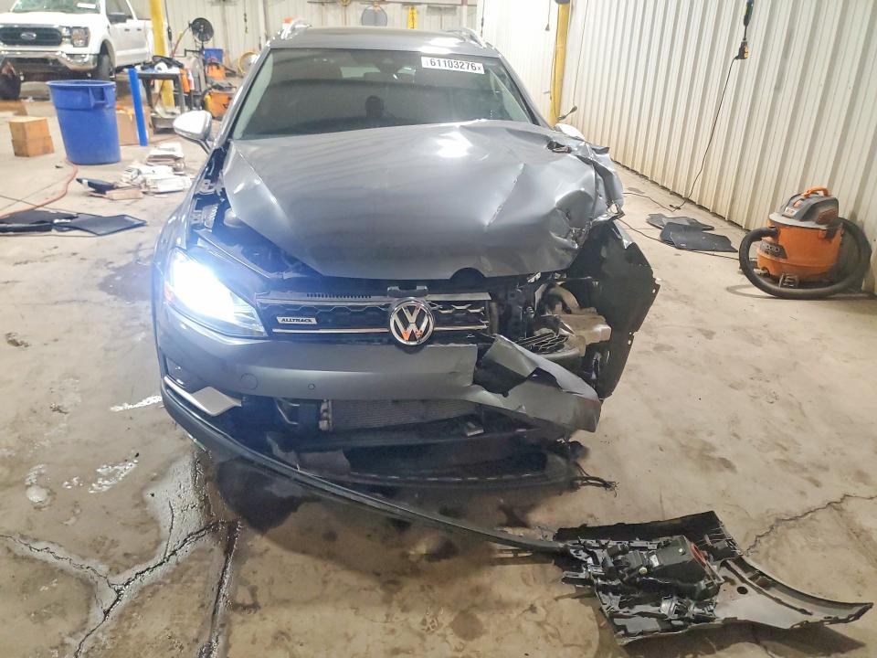 2017 Volkswagen Golf Alltrack მანქანა იყიდება აუქციონზე, vin: 3VWH17AU0HM509327, აუქციონის ნომერი: 61103276