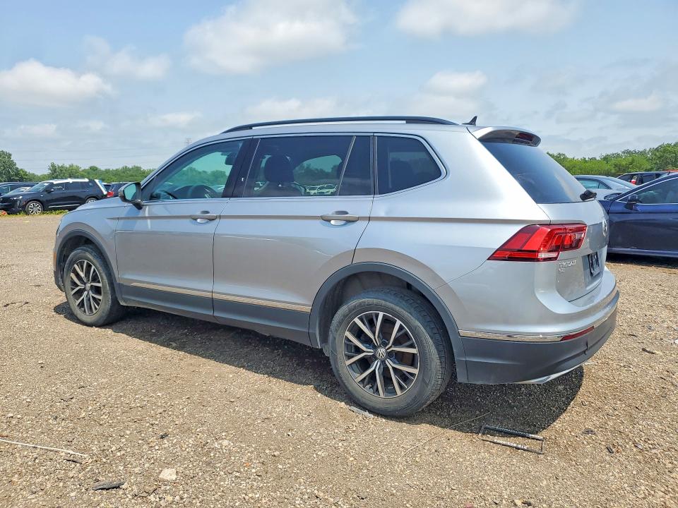62575566 :رقم المزاد ، 3VV2B7AX8LM015596 vin ، 2020 Volkswagen Tiguan مزاد بيع