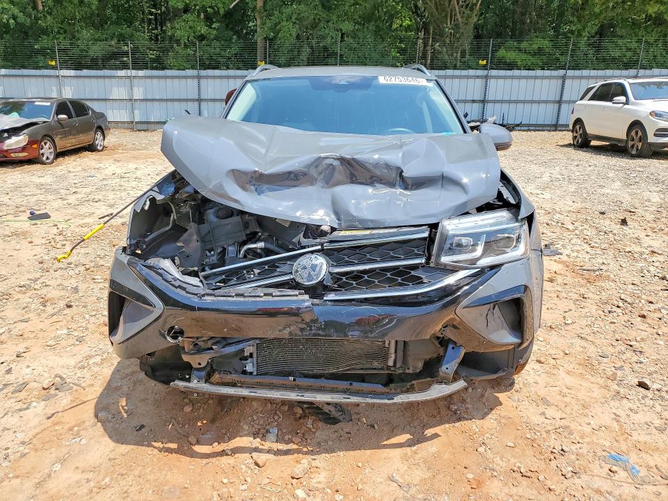 62753646 :رقم المزاد ، 3VV2X7B2XNM059400 vin ، 2022 Volkswagen Taos مزاد بيع