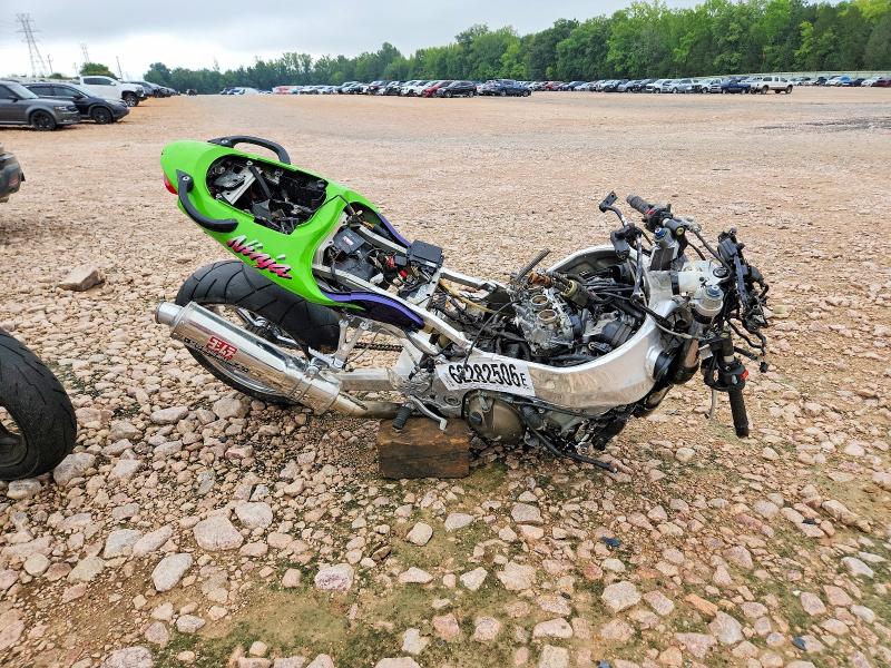 62282506 :رقم المزاد ، JKAZX2E10YA001729 vin ، 2000 Kawasaki Zx900 مزاد بيع