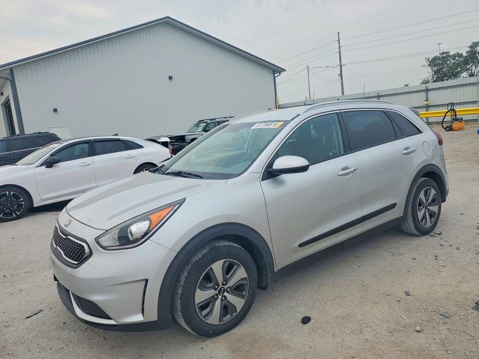 61766616 :رقم المزاد ، KNDCB3LC2H5079992 vin ، 2017 Kia Niro مزاد بيع