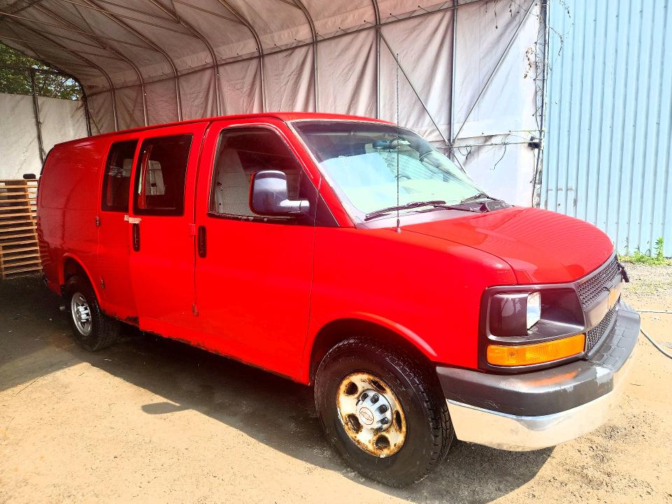60181976 :رقم المزاد ، 1GCWGAFF3H1333919 vin ، 2017 Chevrolet Express G2500 مزاد بيع