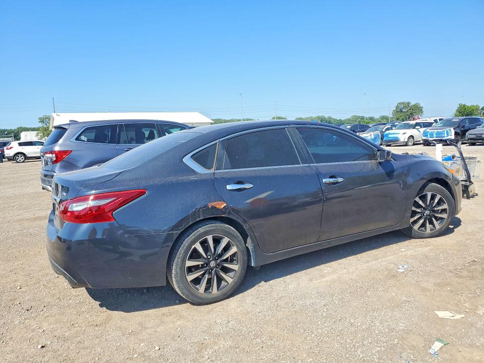 2018 Nissan Altima მანქანა იყიდება აუქციონზე, vin: 1N4AL3AP7JC124443, აუქციონის ნომერი: 60599056