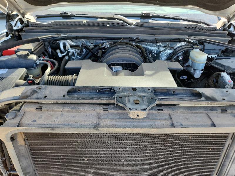 60554676 :رقم المزاد ، 1GNSKKEC9JR181329 vin ، 2018 Chevrolet Suburban مزاد بيع