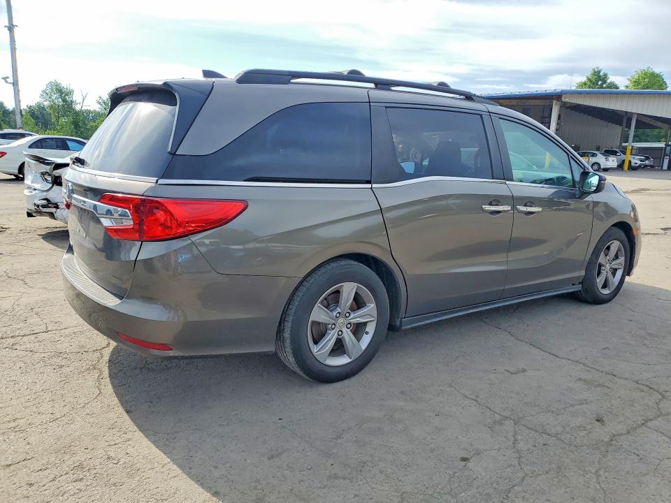 Продаж на аукціоні авто 2018 Honda Odyssey, vin: 5FNRL6H70JB070183, номер лоту: 60701776