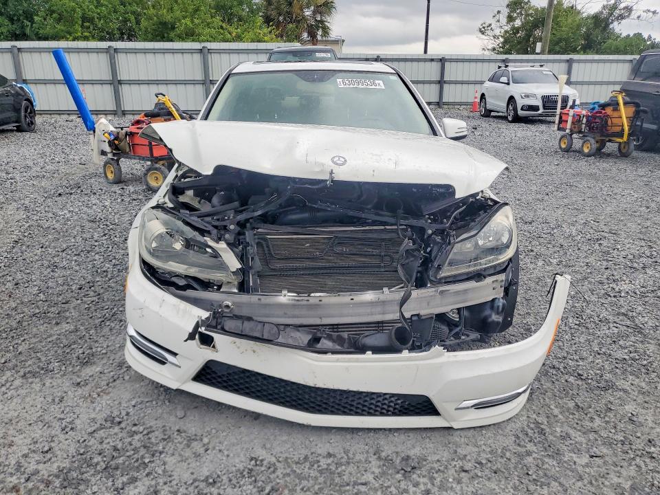 2013 Mercedes-benz C მანქანა იყიდება აუქციონზე, vin: WDDGF4HB4DR299235, აუქციონის ნომერი: 63099536