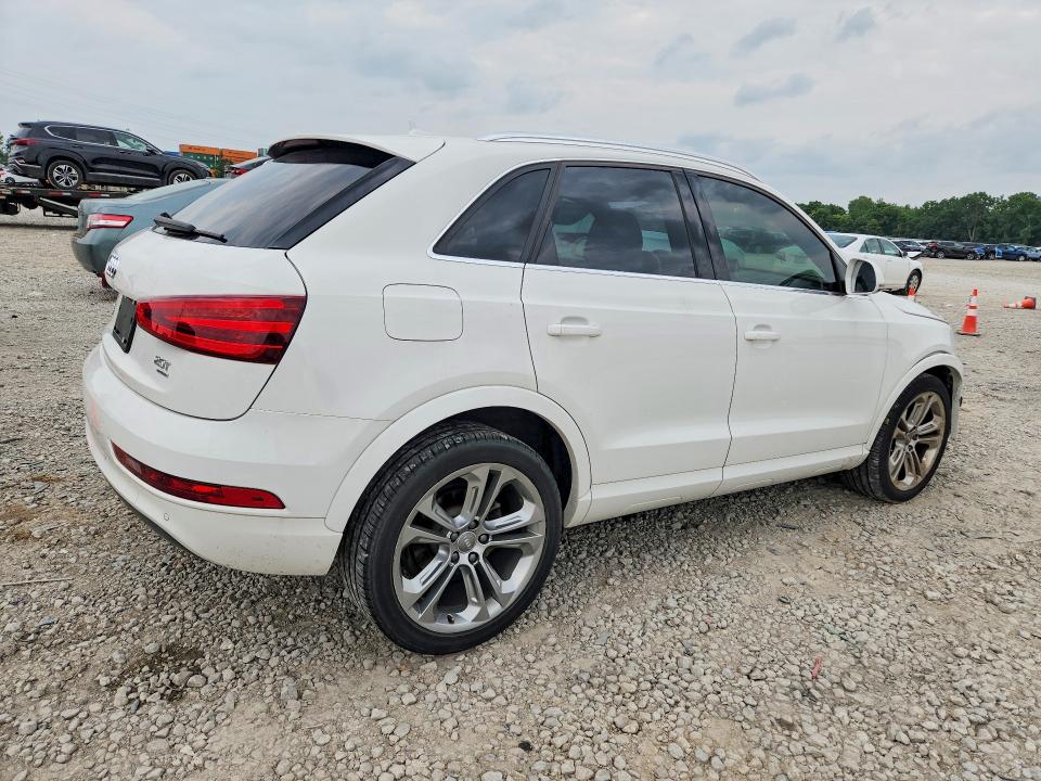 Продажа на аукционе авто 2015 Audi Q3, vin: WA1GFCFS2FR008977, номер лота: 61877366
