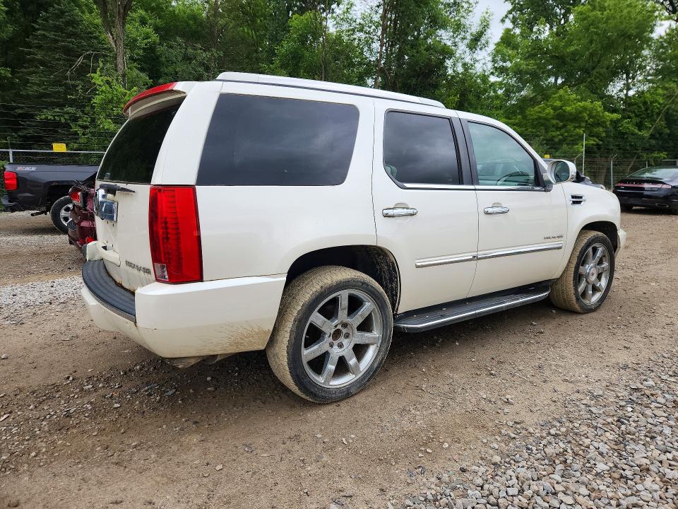 2011 Cadillac Escalade მანქანა იყიდება აუქციონზე, vin: 1GYS4BEF1BR219726, აუქციონის ნომერი: 61876476