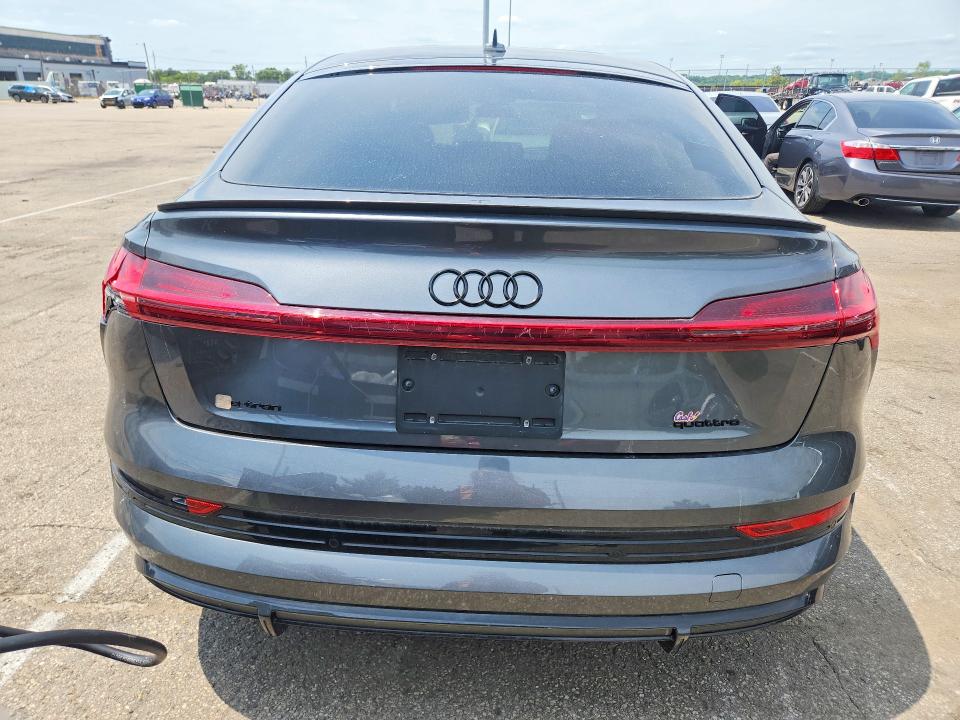2022 Audi E-tron მანქანა იყიდება აუქციონზე, vin: WA11AAGE3NB009726, აუქციონის ნომერი: 62634796