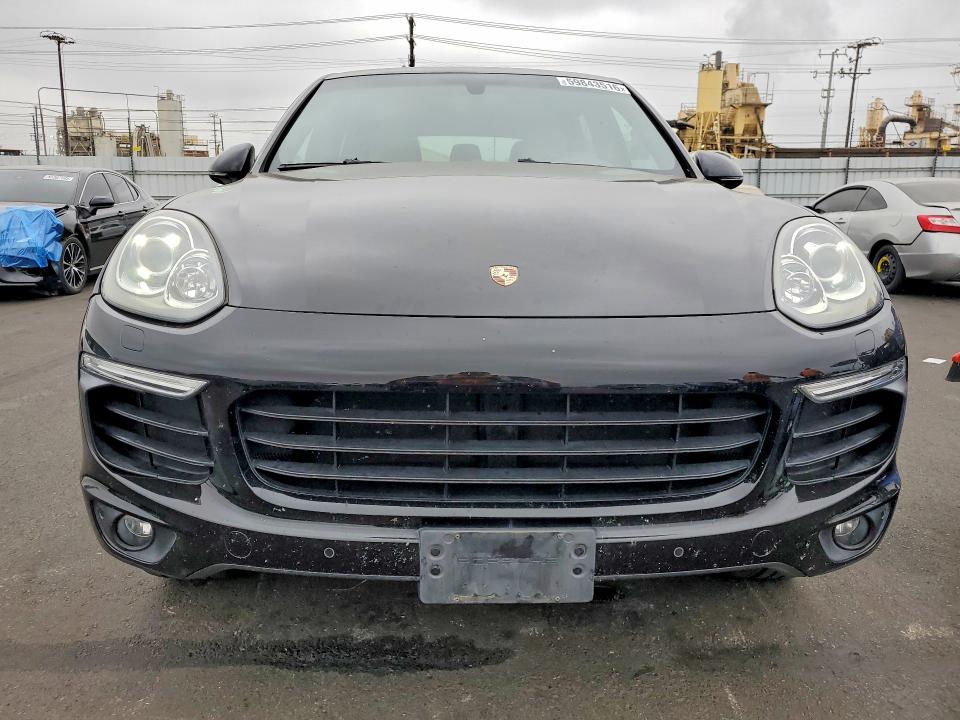 59843516 :رقم المزاد ، WP1AA2A28JKA07635 vin ، 2018 Porsche Cayenne مزاد بيع