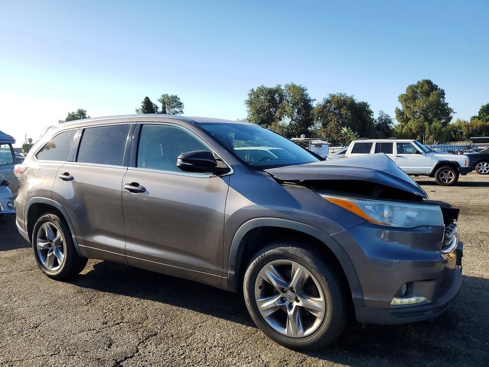 61032756 :رقم المزاد ، 5TDYKRFH5FS054138 vin ، 2015 Toyota Highlander مزاد بيع